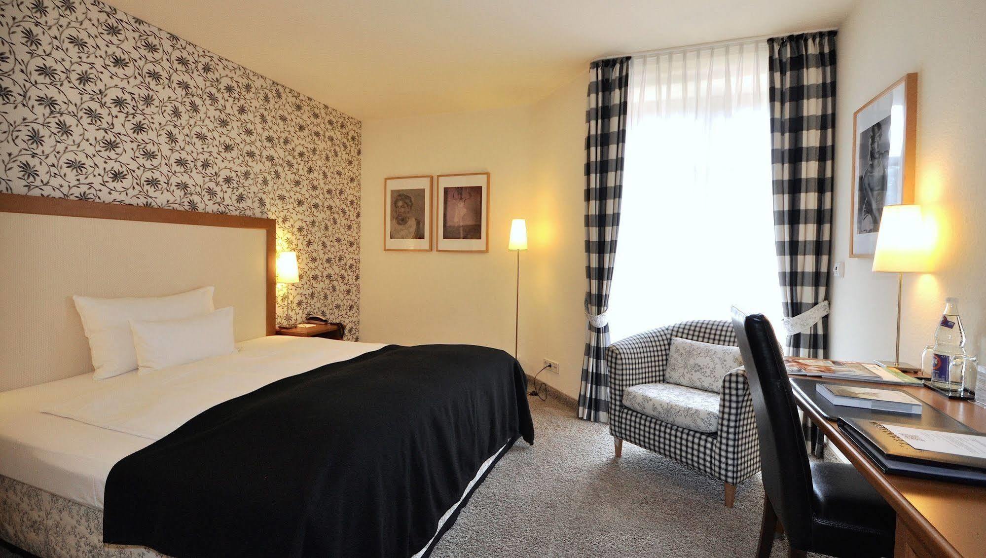 Wellings Romantik Hotel Zur Linde Moers Zewnętrze zdjęcie