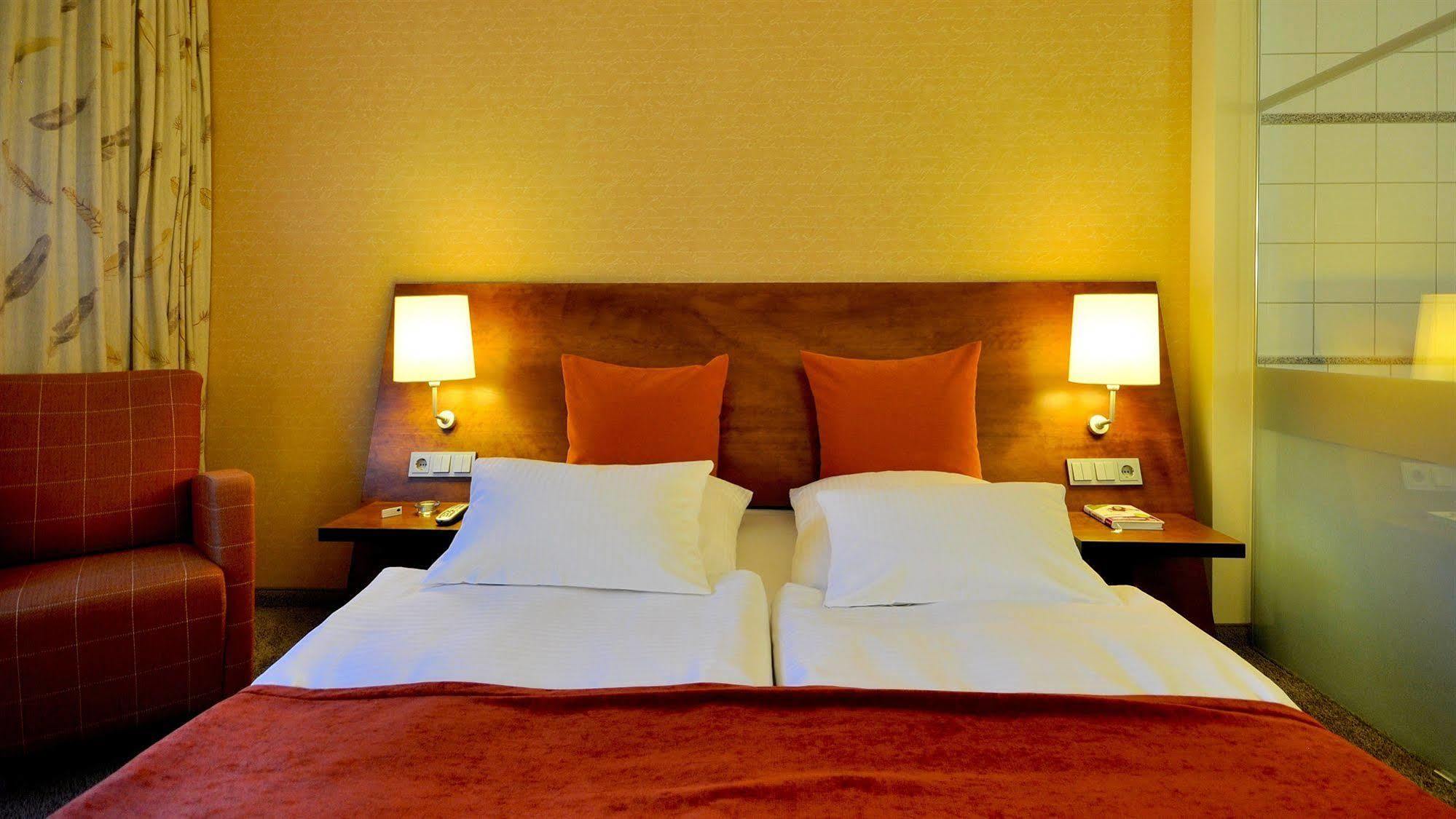 Wellings Romantik Hotel Zur Linde Moers Zewnętrze zdjęcie